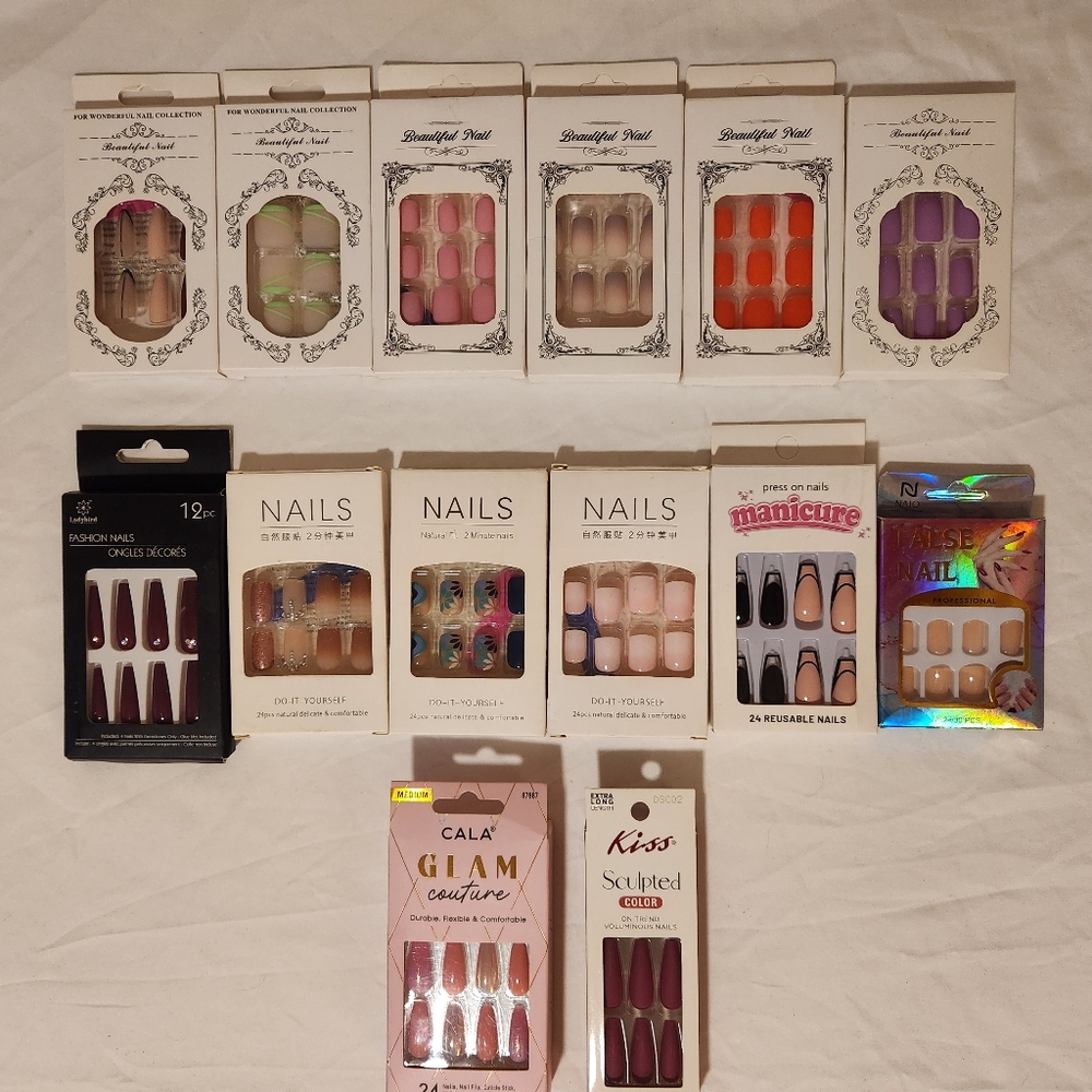 FINAL PRICE 14 pc. Lot Press On Nails